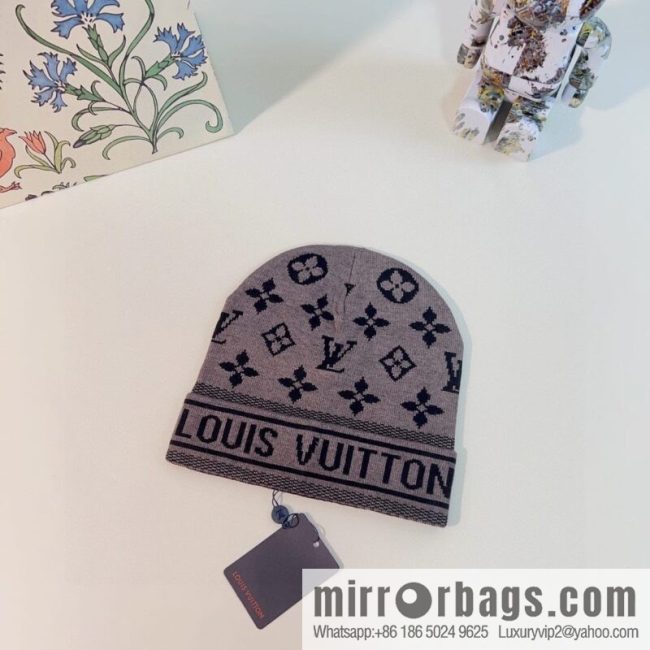 LV Louis Vuitton 2022 autumn and winter new counters synchronized men\'s and women\'s knitted wool hats
