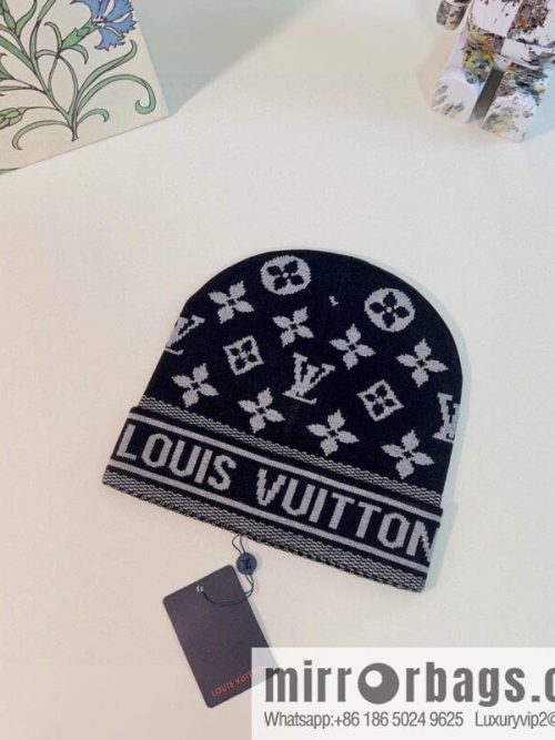 LV Louis Vuitton 2022 autumn and winter new counters synchronized men\'s and women\'s knitted wool hats