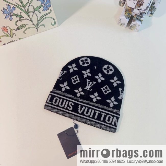 LV Louis Vuitton 2022 autumn and winter new counters synchronized men\'s and women\'s knitted wool hats