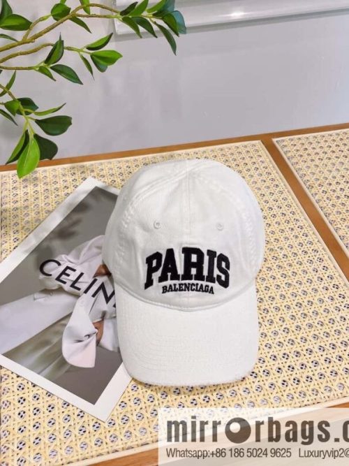 BALENCIAGA Balenciaga\'s new logo baseball cap