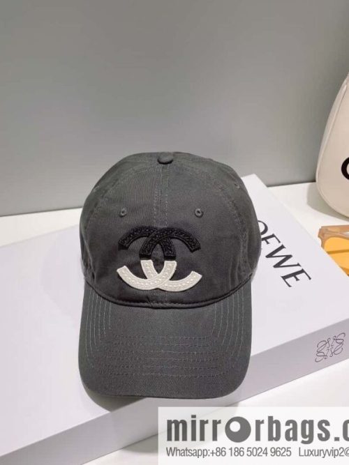 CHANEL Chanel\'s new letter logo baseball cap