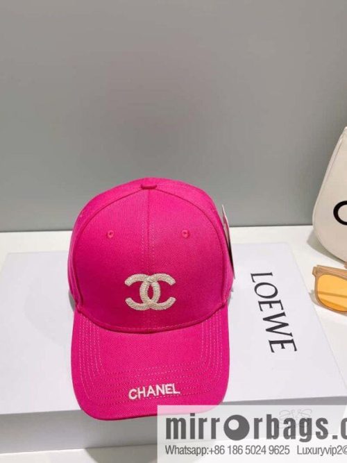 CHANEL Chanel\'s new simple embroidered logo baseball cap
