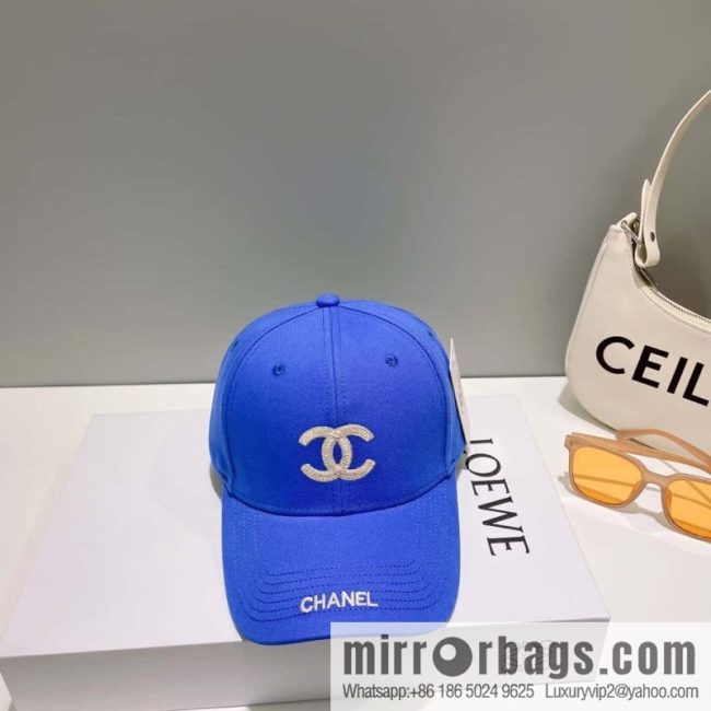 Chanel\'s new simple embroidered logo baseball cap