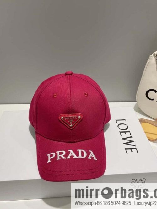 PRADA Prada spring and summer new big-name embroidered baseball cap