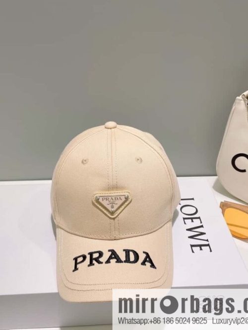 PRADA Prada spring and summer new big-name embroidered baseball cap