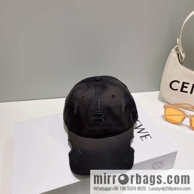 Balenciaga Embroidered letter logo baseball cap