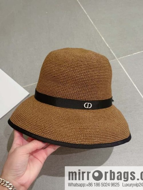 Dior Dior\'s new Lafite straw hat in summer