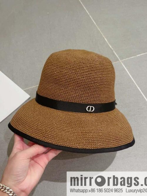 Dior Dior\'s new Lafite straw hat in summer