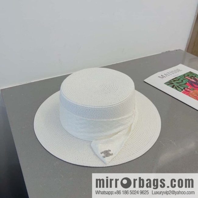 Celine\'s new top hat
