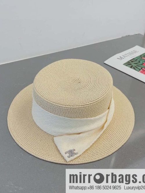 Celine\'s new top hat
