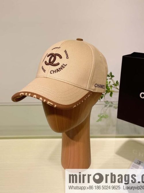 CHANEL Chanel\'s new simple embroidered logo baseball cap
