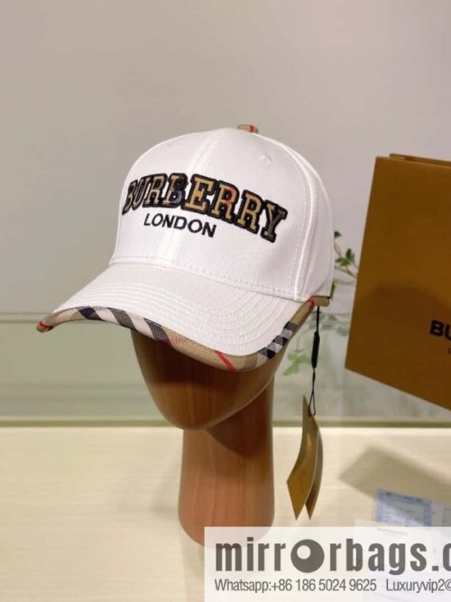 Burberry Burberry three-dimensional embroidery original baseball cap