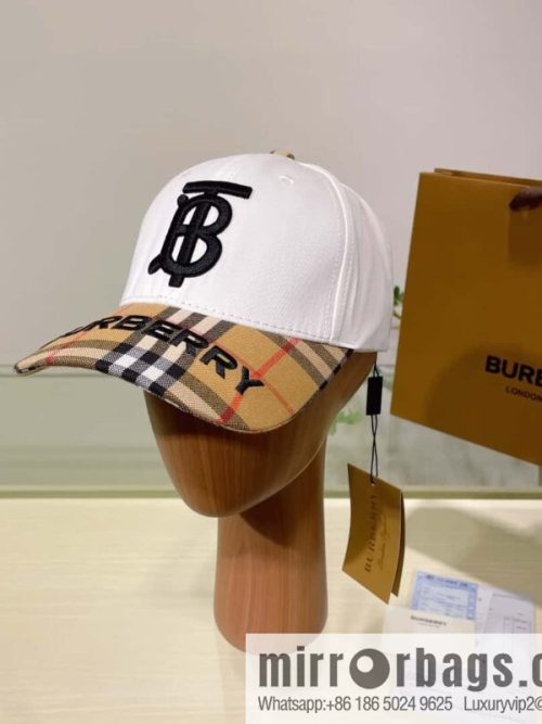 Burberry Burberry three-dimensional embroidery original baseball cap