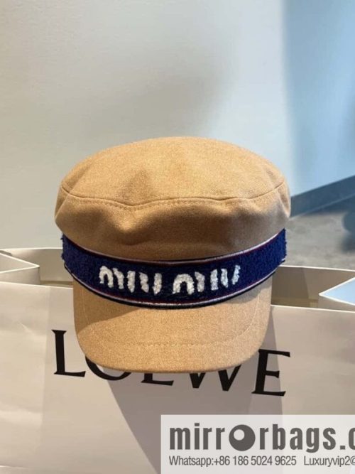 Miu miumiu duck tongue military cap