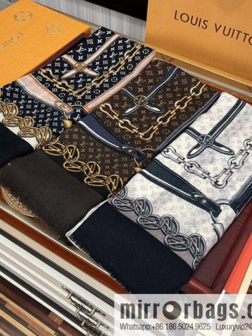 LV Louis Vuitton Double Sided 300 Ring Fleece Long Towel