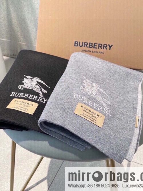 Burberry Burberry Classic Horse 100% Imported Knitted Cashmere Scarf