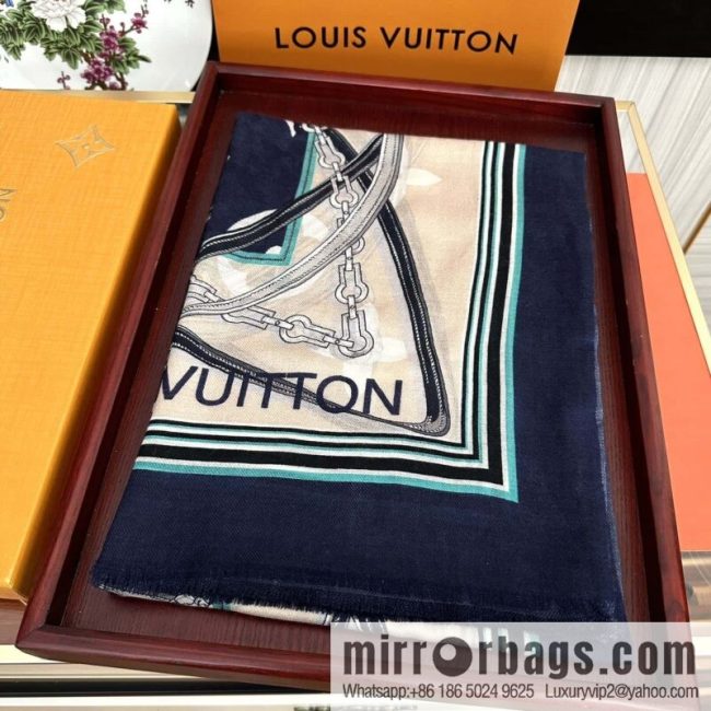 LV Louis Vuitton Double Sided 300 Ring Fleece Long Towel - Image 3