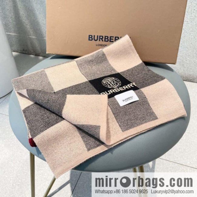 Burberry Burberry Classic War Horse 100% Imported Knitted Cashmere - Image 3