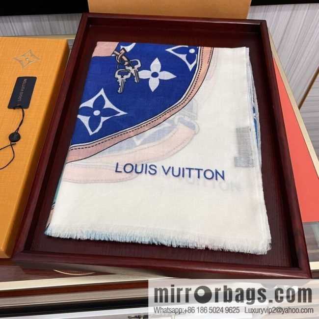 LV Louis Vuitton Ring Fleece Long Towel - Image 3