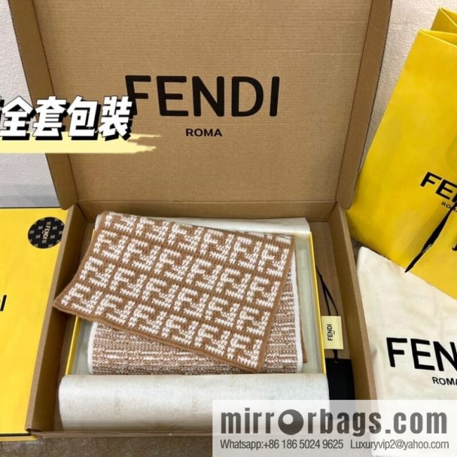 FENDI Fendi FF contrasting color letter jacquard long towel FXT362