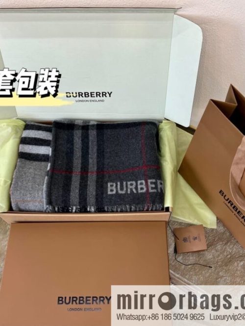 Burberry Burberry Tassel Edge Design Checked Cashmere Cape