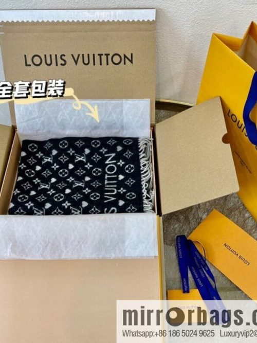 LV Louis Vuitton Game On Cashmere Scarf Mp2907