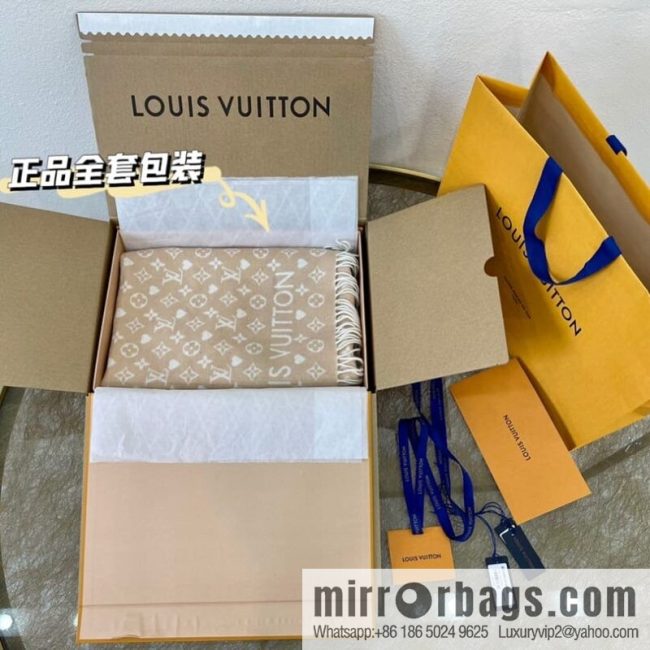 LV Louis Vuitton Game On Cashmere Scarf M76900
