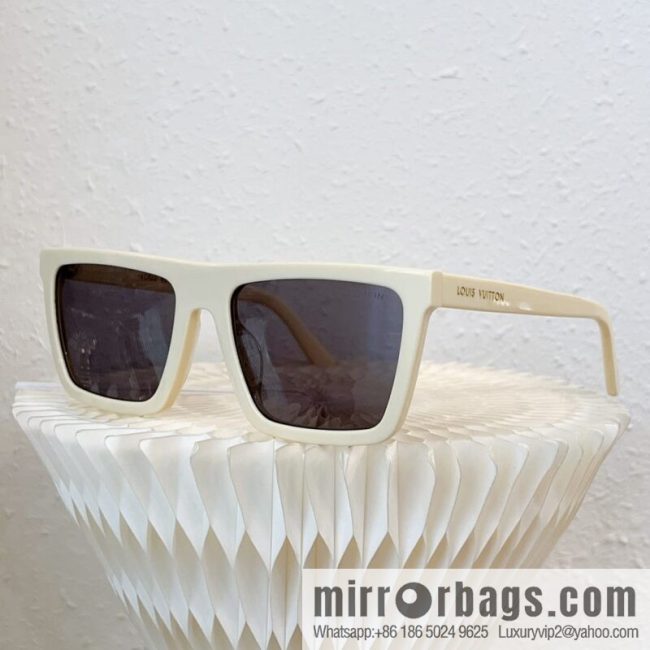 LV Louis Vuitton Square Unisex Sunglasses - Image 8