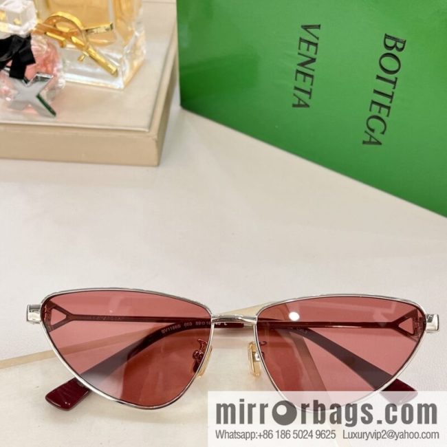 Bottega Veneta Metal Frame Women\'s Sunglasses - Image 5