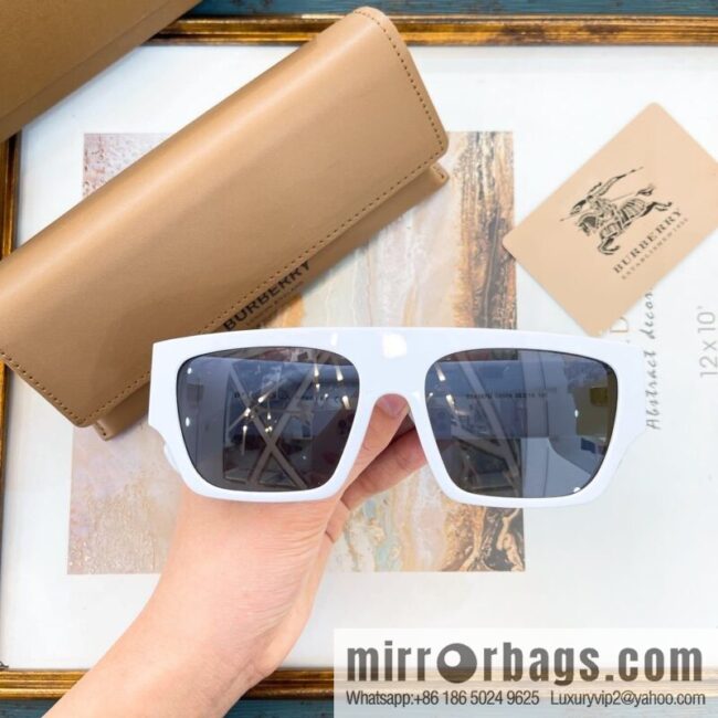 Burberry Burberry Large Frame Unisex Sunglasses