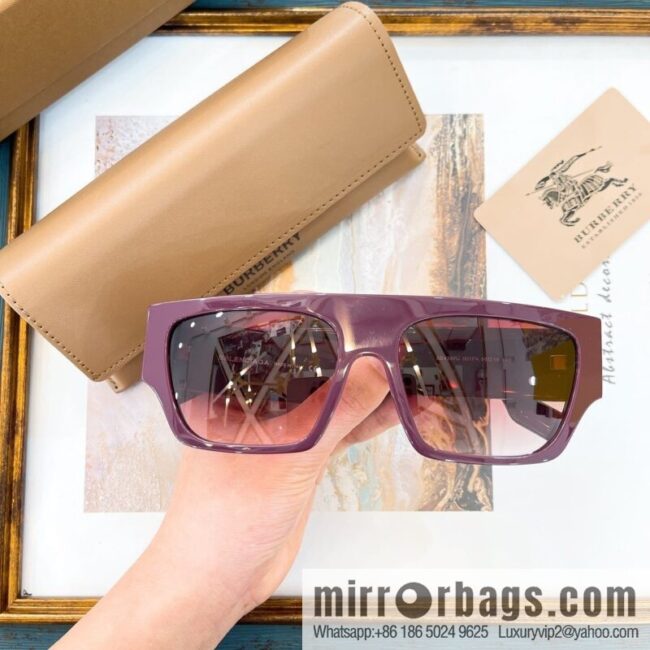Burberry Burberry Large Frame Unisex Sunglasses