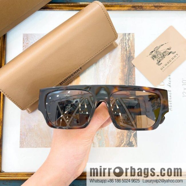 Burberry Burberry Large Frame Unisex Sunglasses - Image 6