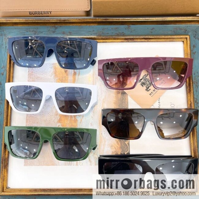 Burberry Burberry Large Frame Unisex Sunglasses