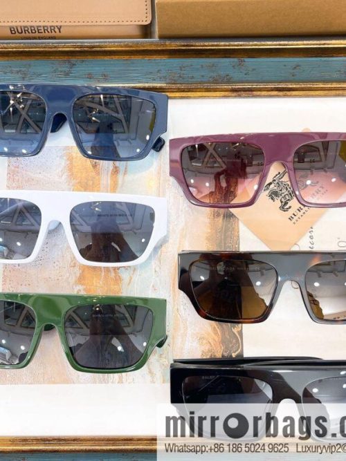 Burberry Burberry Large Frame Unisex Sunglasses