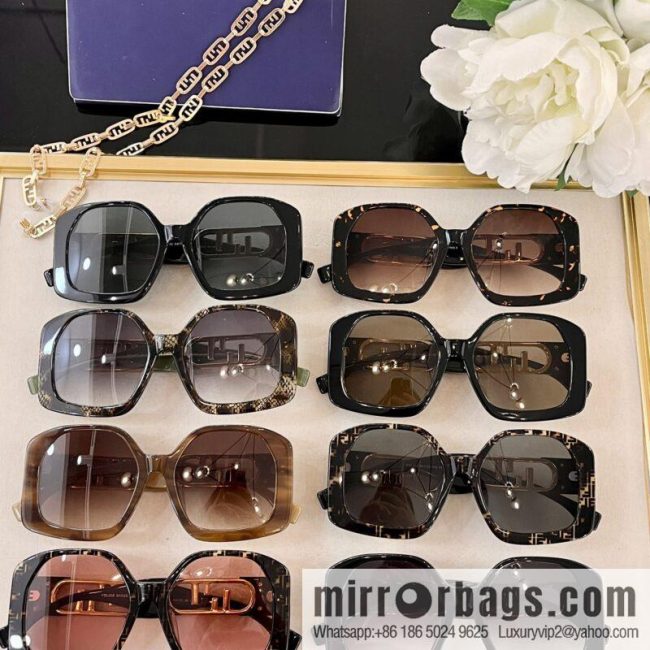 Fendi iconic logo large square sunglasses