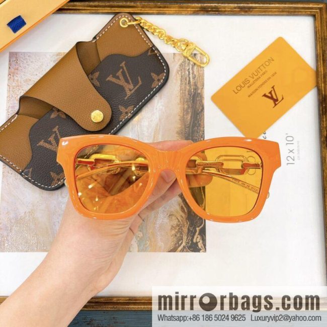 LV Louis Vuitton Square Unisex Sunglasses - Image 9