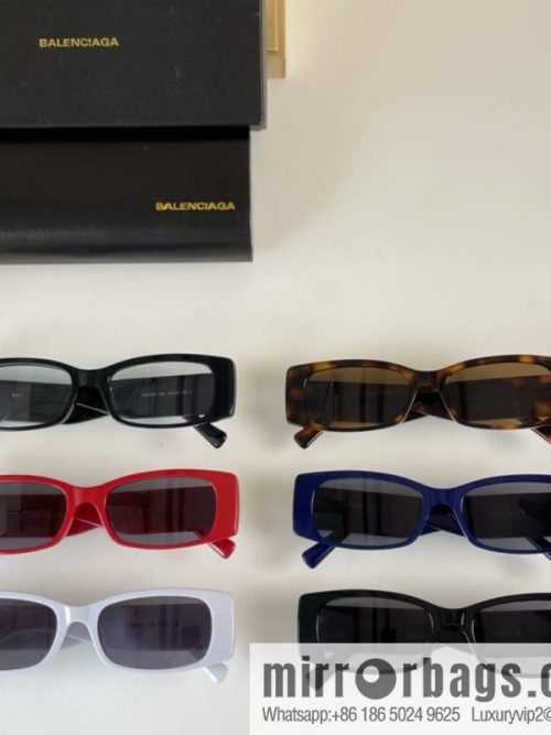BACLENCIAGA Balenciaga Classic Style Sunglasses