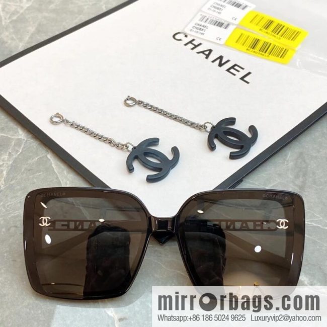 Chanel double C iconic logo women\'s sunglasses - Image 2