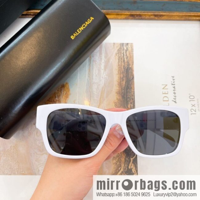 BALENCIAGA Balenciaga square frame unisex sunglasses - Image 4