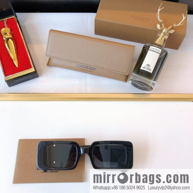 Burberry Burberry Exquisite Square Unisex Sunglasses - Image 2