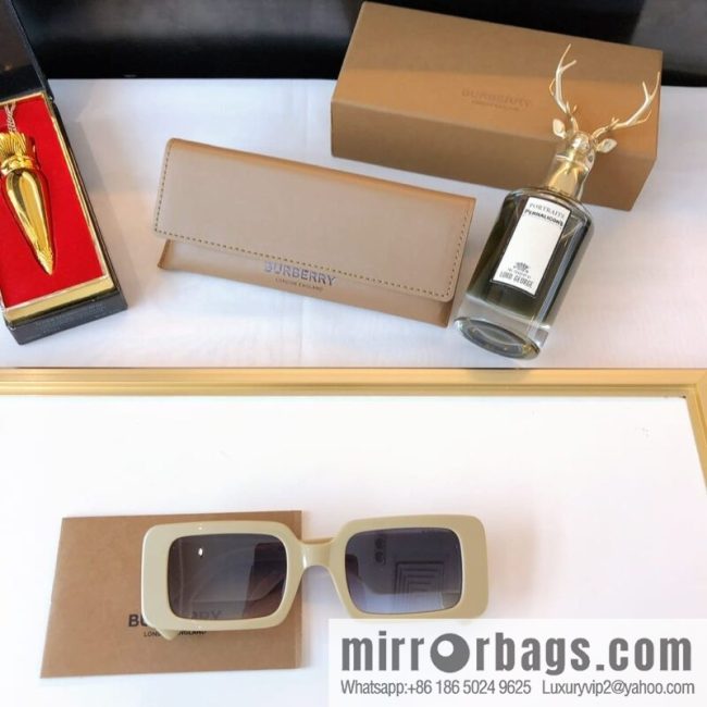Burberry Burberry Exquisite Square Unisex Sunglasses - Image 5