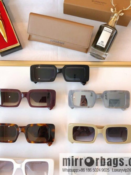 Burberry Burberry Exquisite Square Unisex Sunglasses