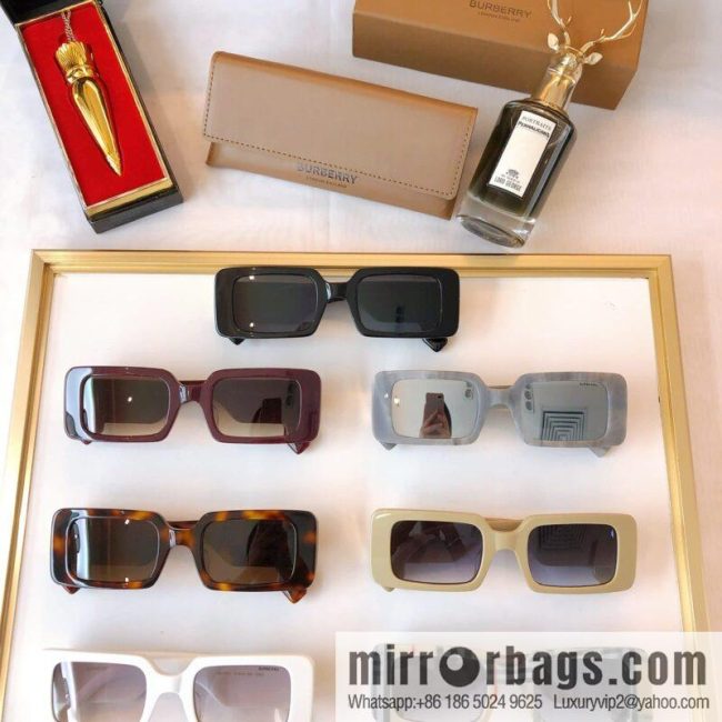 Burberry Burberry Exquisite Square Unisex Sunglasses