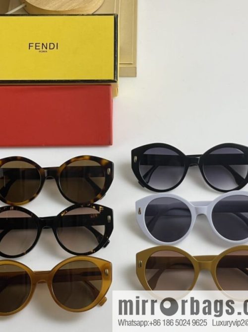 Fendi Round Frame Women\'s Sunglasses
