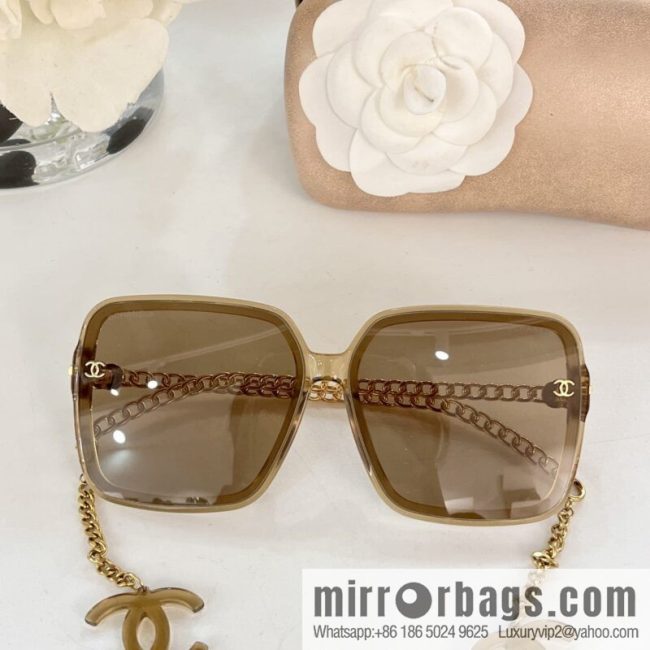 Chanel pendant women\'s sunglasses - Image 3