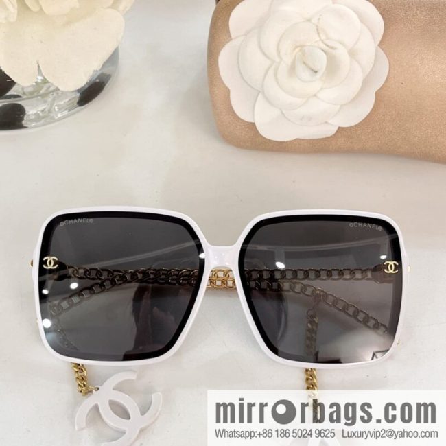 Chanel pendant women\'s sunglasses - Image 4