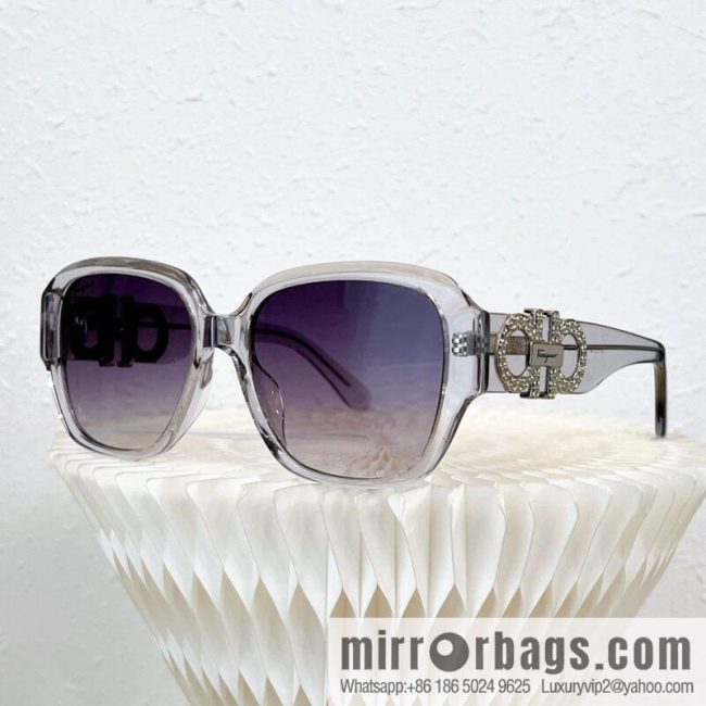 Ferragamo Ladies Sunglasses - Image 5