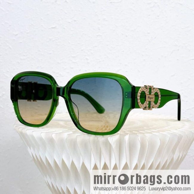 Ferragamo Ladies Sunglasses - Image 8