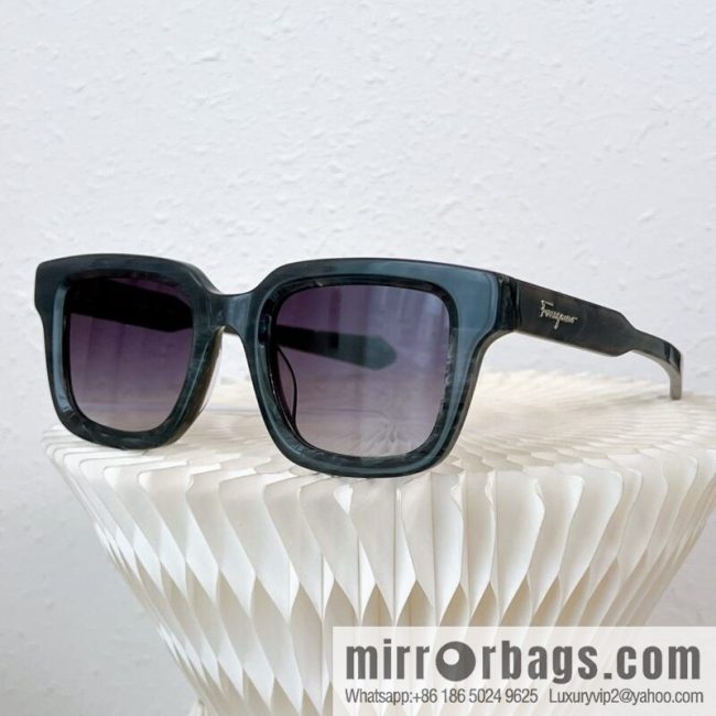 Ferragamo square unisex sunglasses - Image 3