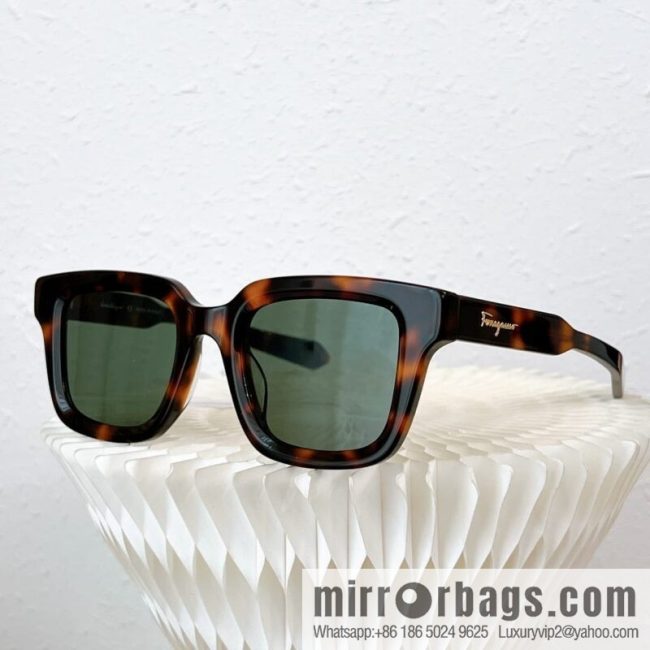 Ferragamo square unisex sunglasses - Image 5